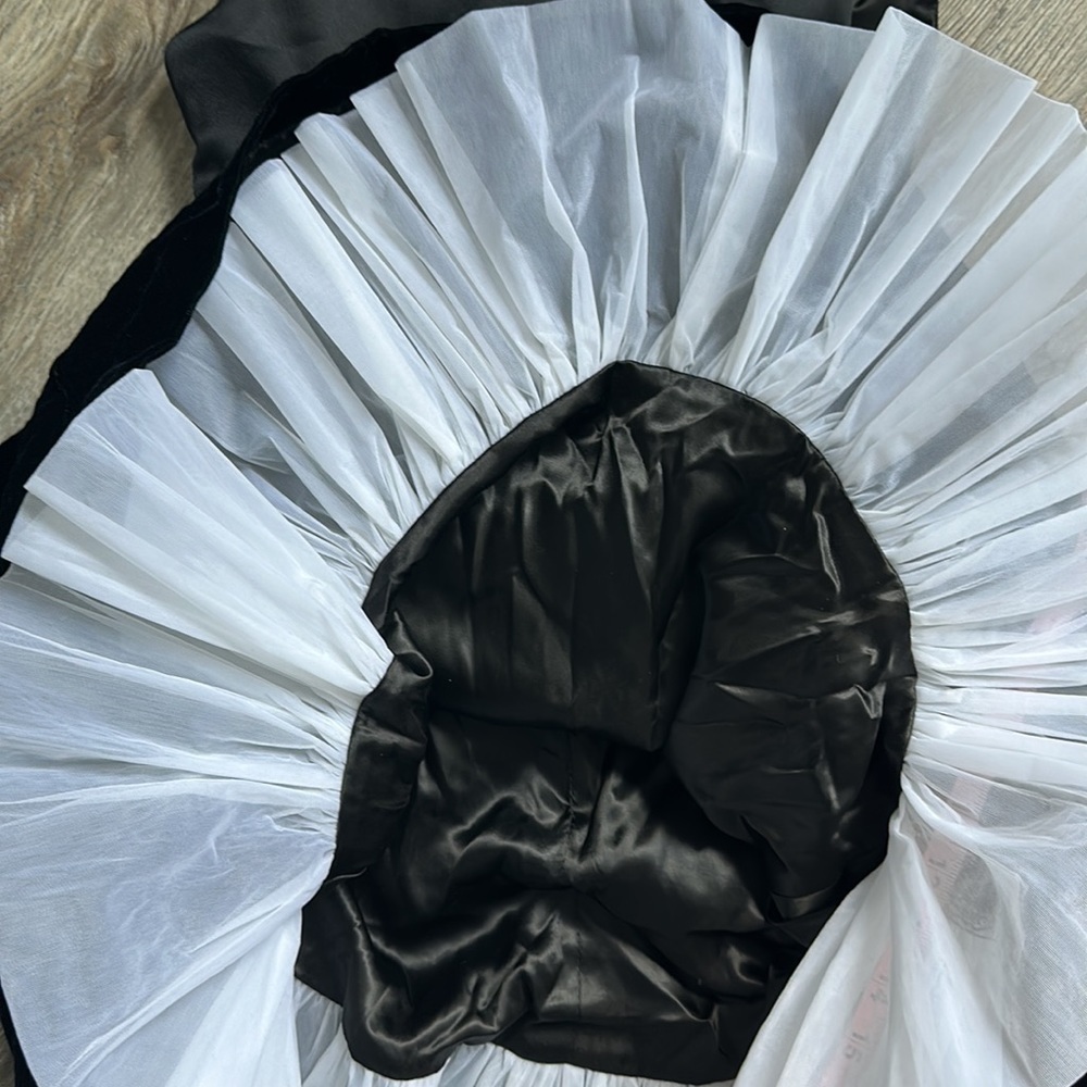 Helena dress girls, size 8, black satin velvet - Picture 6 of 9